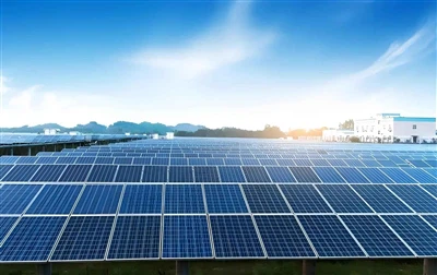 Ποιοι είναι μερικοί διάσημοι κατασκευαστές ηλιακών συλλεκτών;